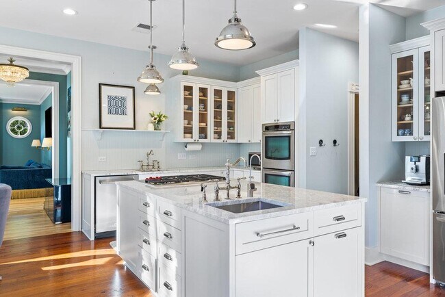 Building Photo - 4104 Avenue F