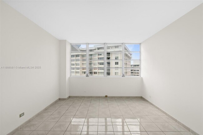 Building Photo - 1408 Brickell Bay Dr