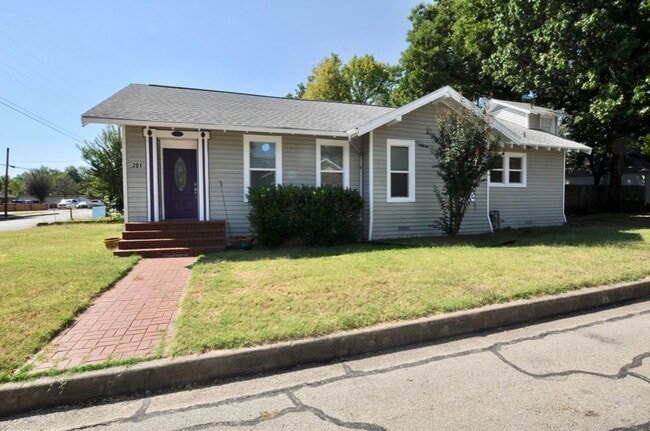 Primary Photo - FOR LEASE! 3 BR - 1 BA - 1 Car Garage - 1,...