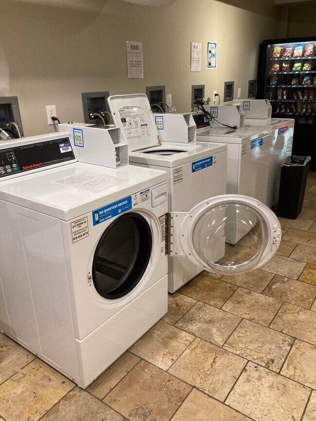 Laundry Room - 700 E 8th St