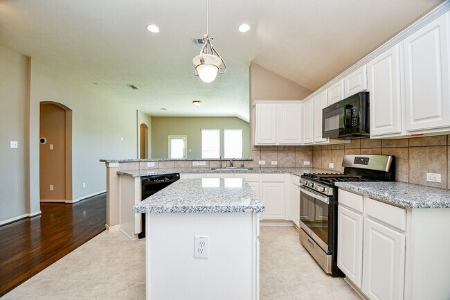 Building Photo - 2023 Manchester Crossing Dr