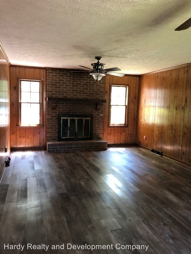 Building Photo - 501 Redmond Rd