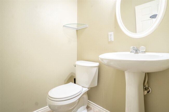 Building Photo - 12819 Wisteria Park Dr