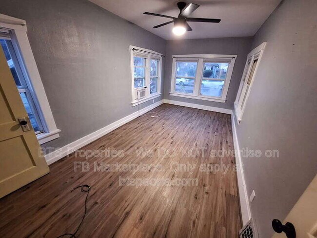 Building Photo - 822 E Virginia Ave
