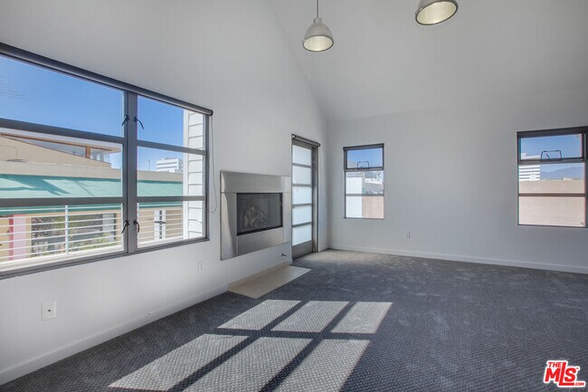 Building Photo - 1358 4th St