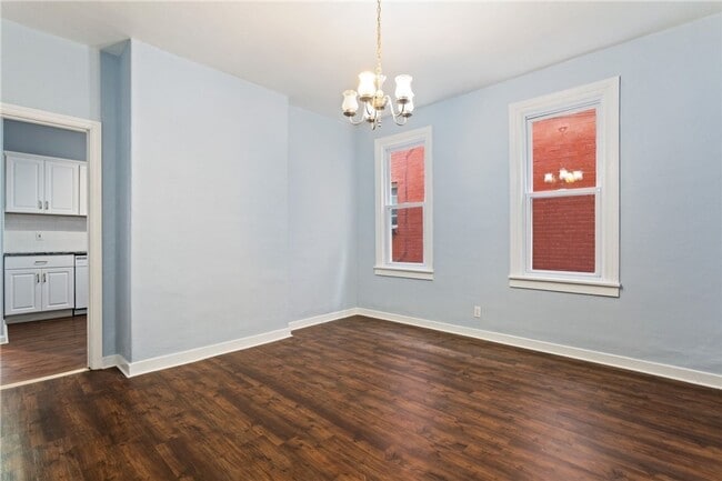 Building Photo - Beautiful Renovated 5 Bedroom House!