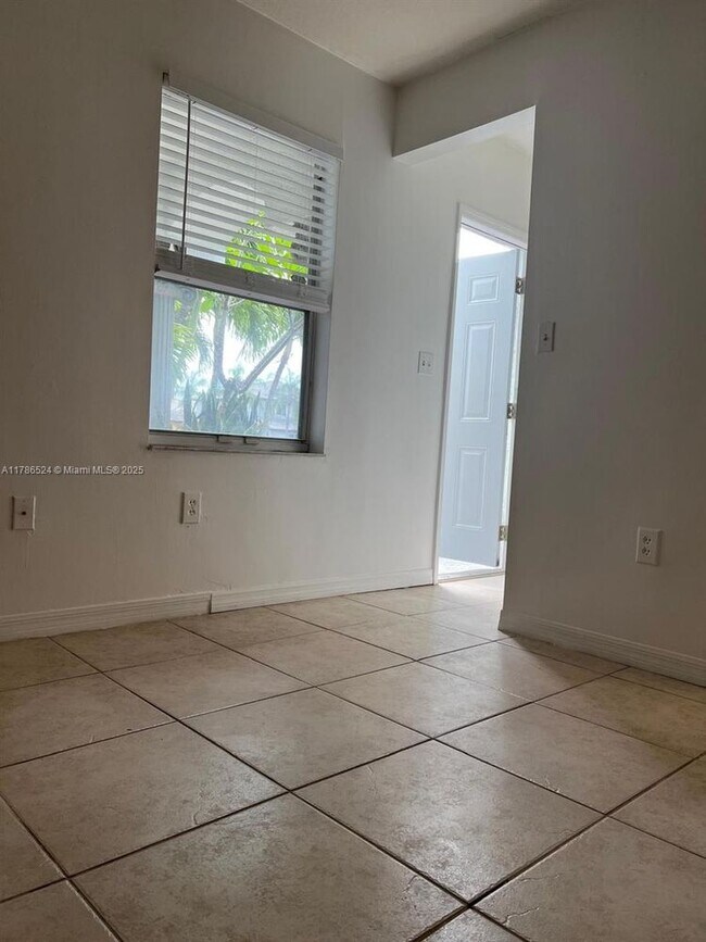 Building Photo - 15709 SW 90th Terrace