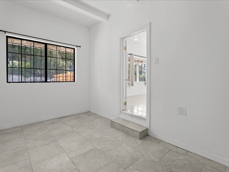 Building Photo - 1635 McCollum St