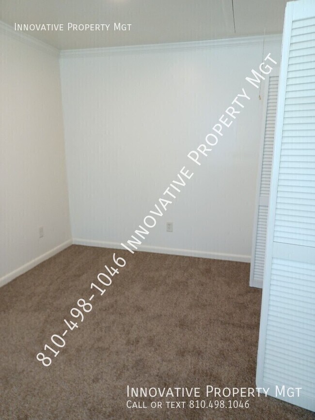 Building Photo - 1121 W Buder Ave