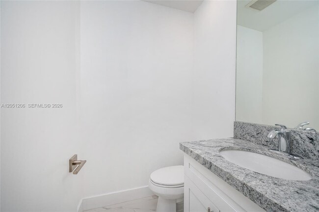 Building Photo - 1621 S Treasure Dr