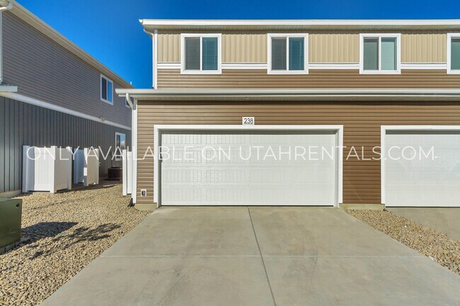 Building Photo - 238 N Colonnade Rd