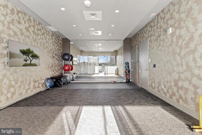 Building Photo - 45 Sutton Square SW