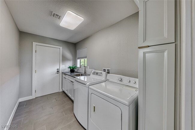 Building Photo - 969 Marigold Ct