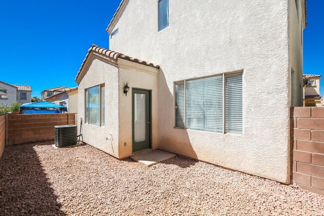 Building Photo - 2407 Character Ct