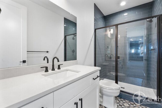 Building Photo - 990 W Magnolia Loop