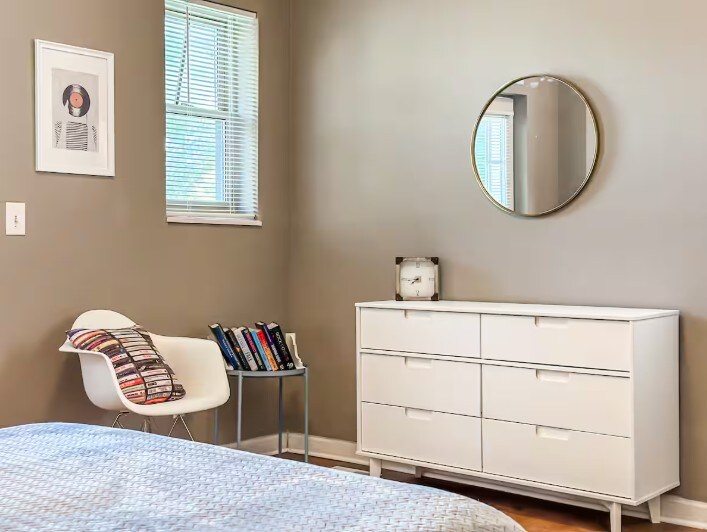 Building Photo - 805 Scott St