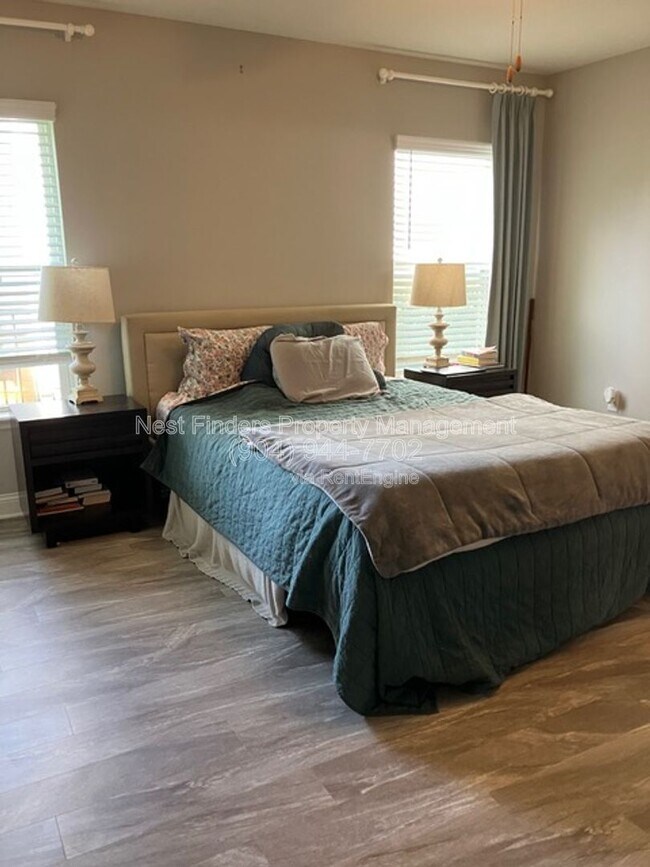 Building Photo - 7482 Sunnydale Ln