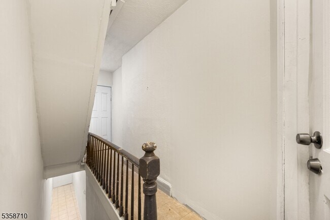 Building Photo - 416 Summer Ave