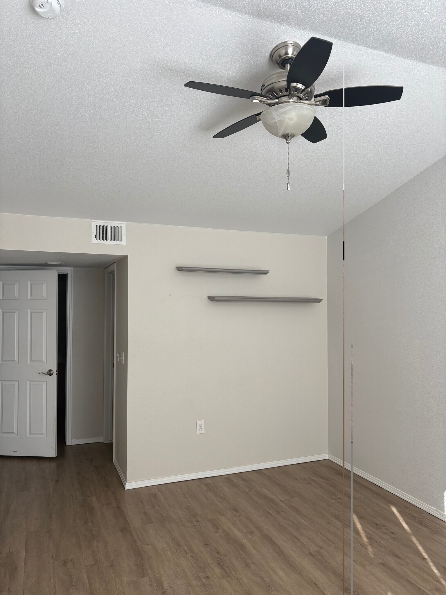 Building Photo - 3002 W Elizabeth St