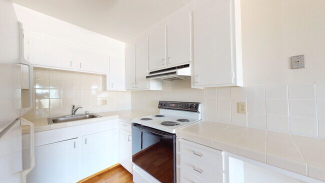 Building Photo - 59 Lupine Ave