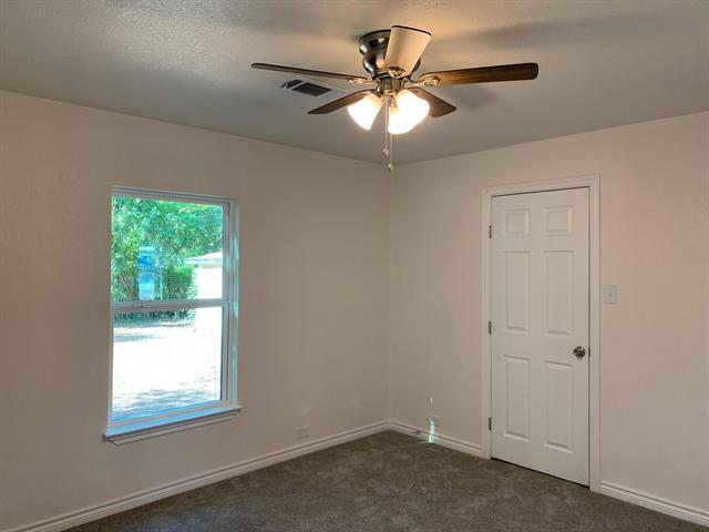 Building Photo - 820 W Crawford St