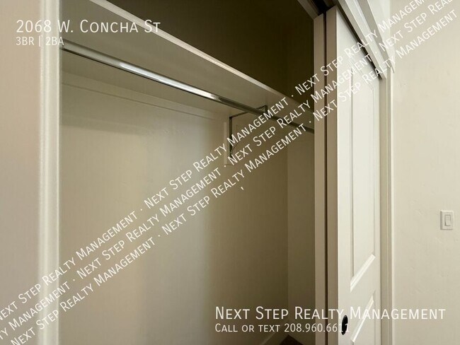 Building Photo - 2068 W Concha St