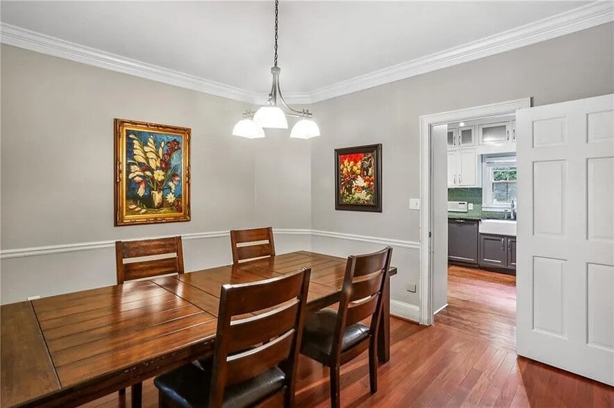Building Photo - Room in House on Wynfair Dr
