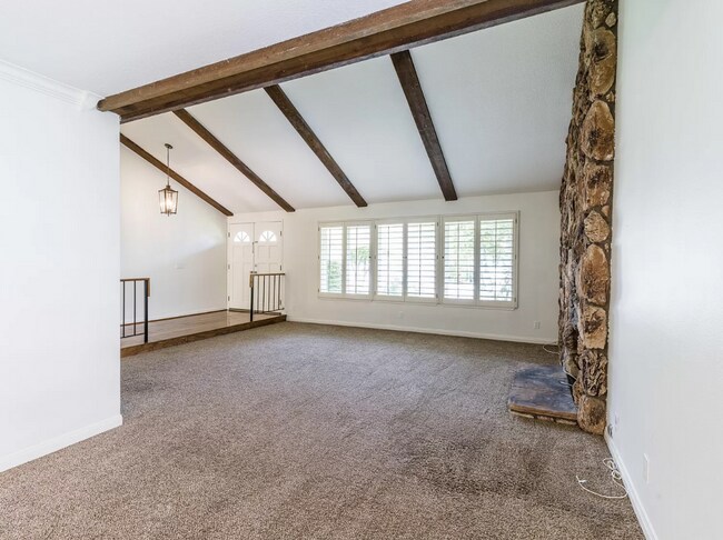 Building Photo - Beautiful 4 bedroom home in Agoura!