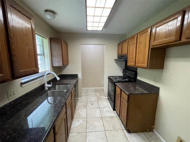 Building Photo - 821 Loganwood Dr