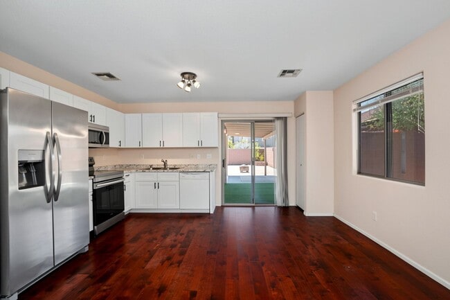 Building Photo - Live in Rancho El Dorado | Spacious 3 Bed Near Golf & Parks