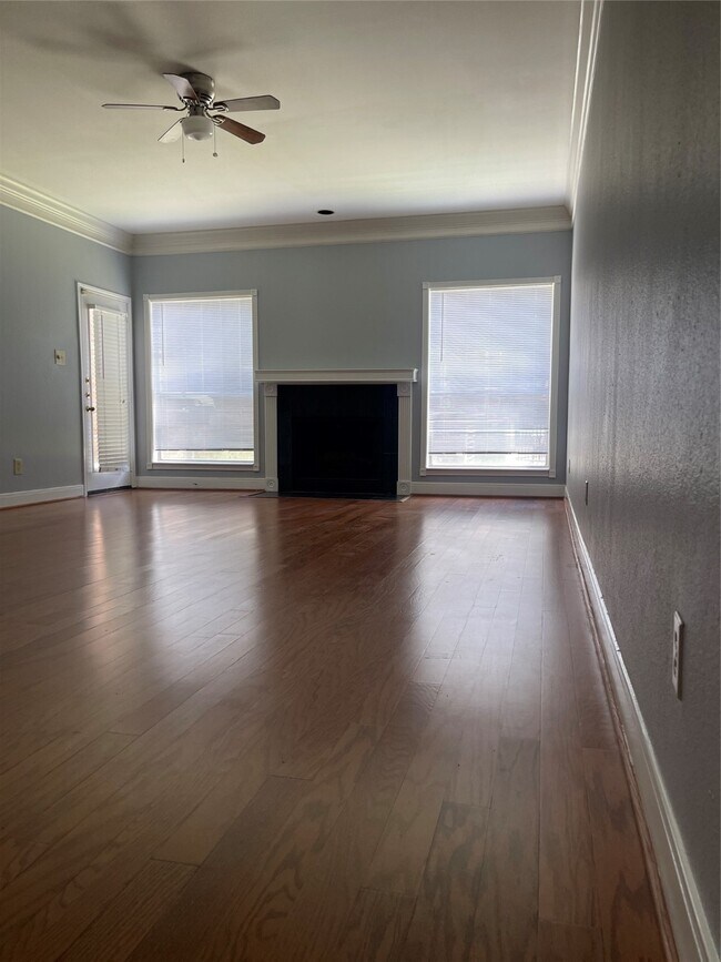 Building Photo - 5515 Strack Rd