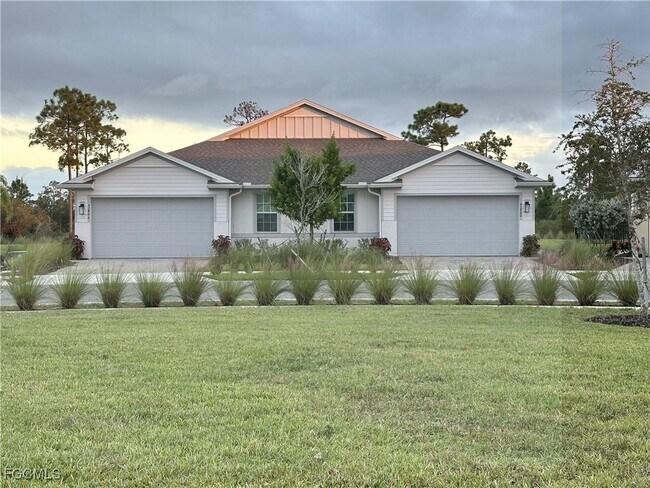 Primary Photo - 43800 Blue Heron Ln