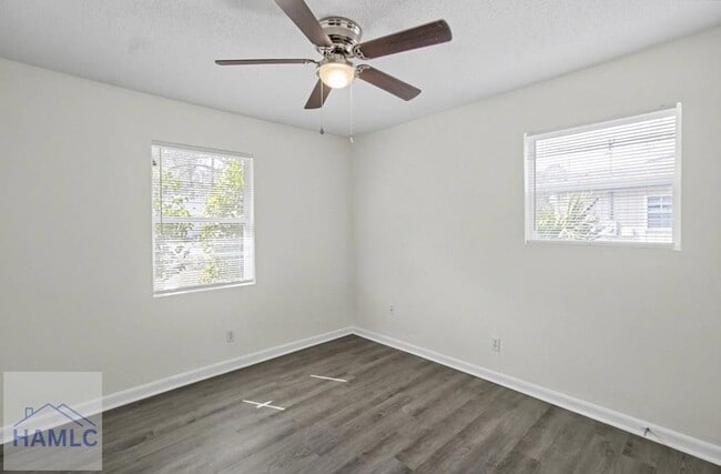 Building Photo - 740 Fleming Rd