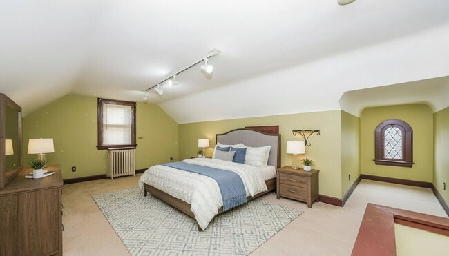 Building Photo - 3549 Bainbridge Rd