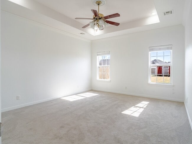 Building Photo - 2806 SE 3rd St