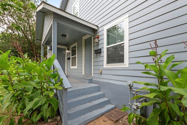 Building Photo - 4612 Bennett Ave