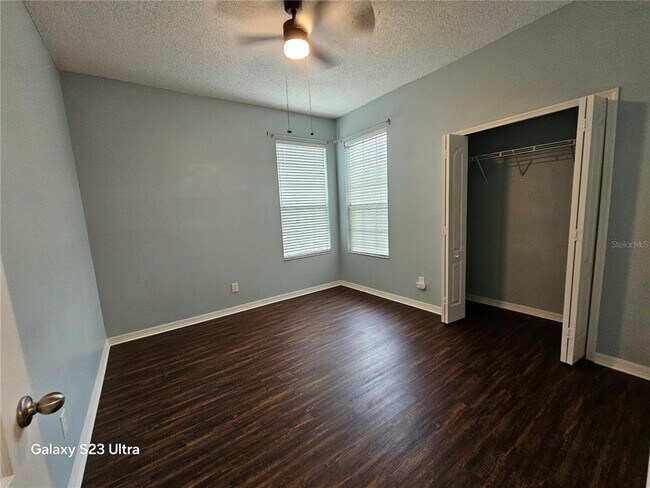 Building Photo - 9852 Bridgeton Dr