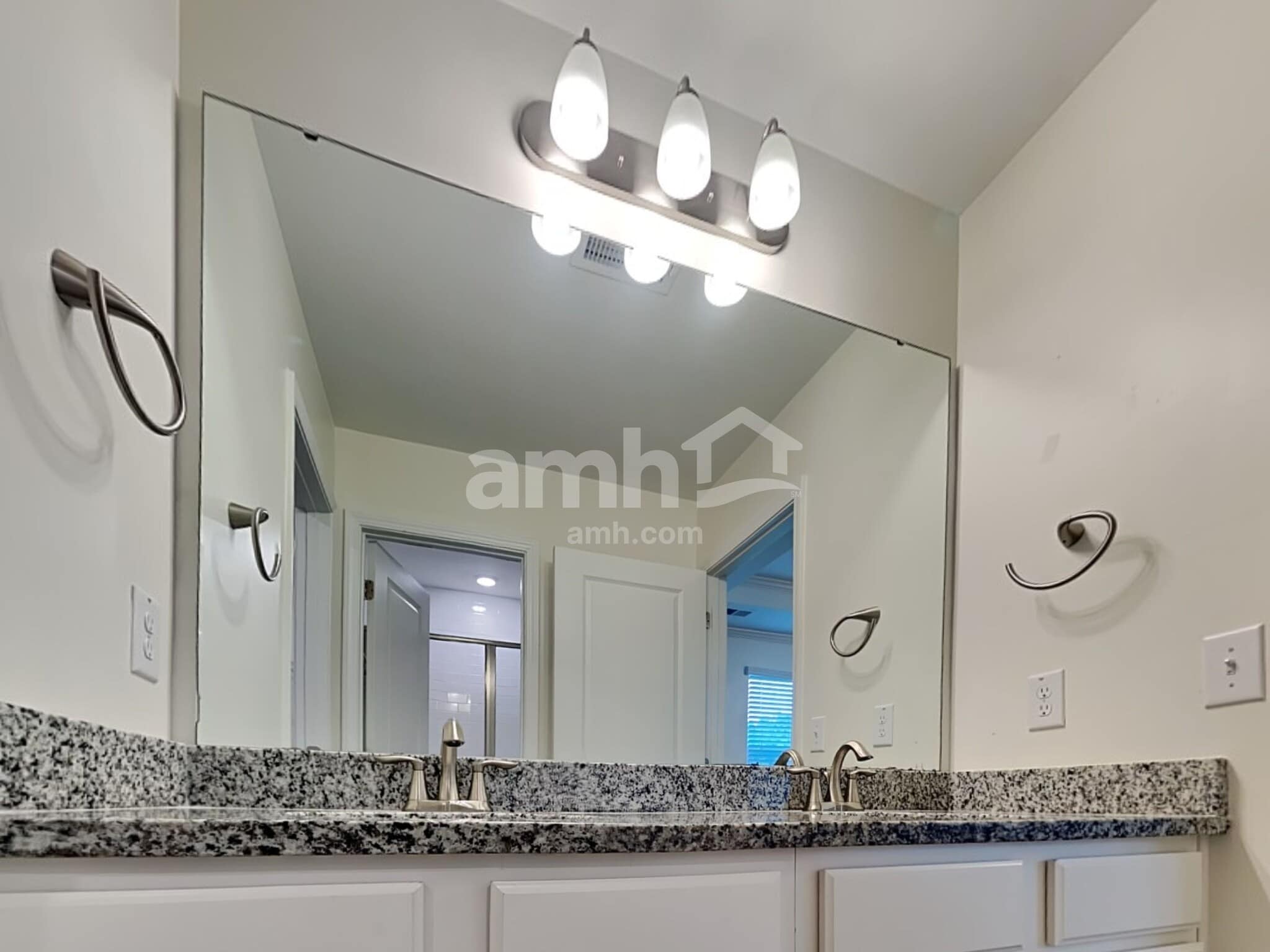 Building Photo - 334 Azore Way