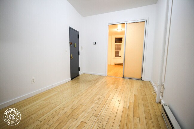 Building Photo - 297 Troutman St