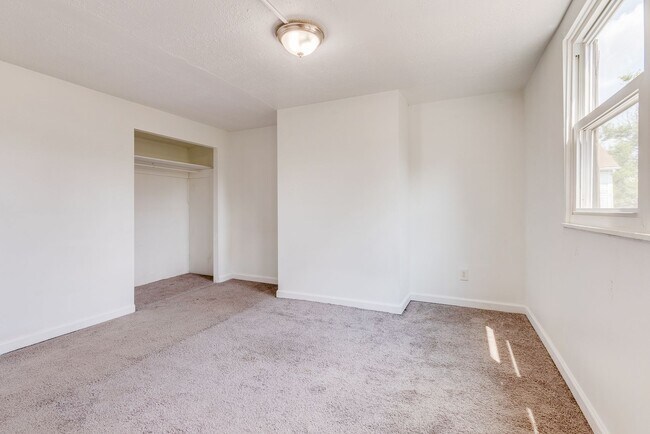 Building Photo - 215 Millbridge St