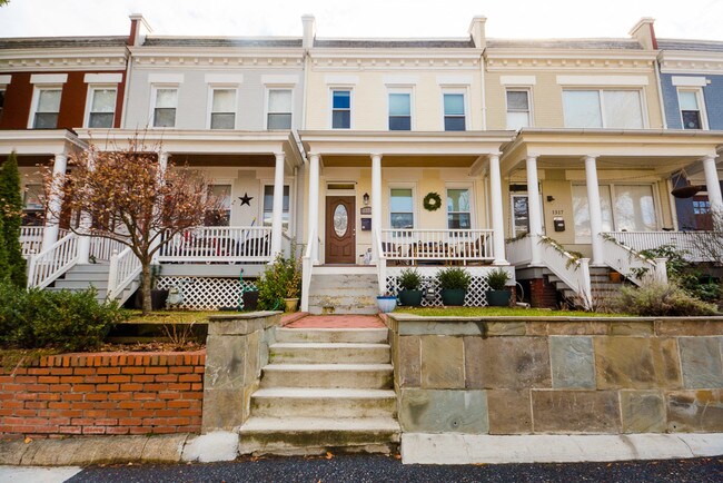 Building Photo - 1319 Corbin Pl NE