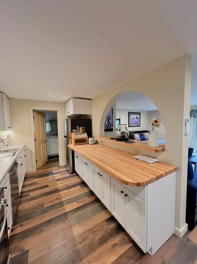 Building Photo - Luxury Studio | All-Inclusive | Scenic Vie...
