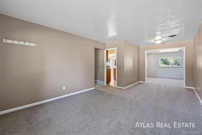 Building Photo - 3045 S Fairfax St