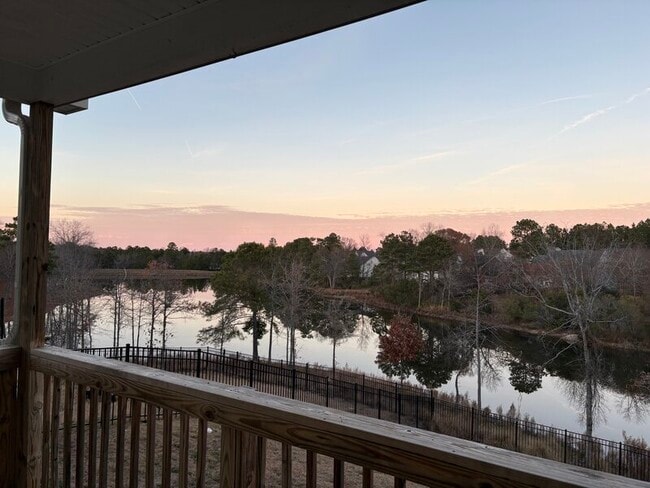 Building Photo - 407 Lakemont Dr