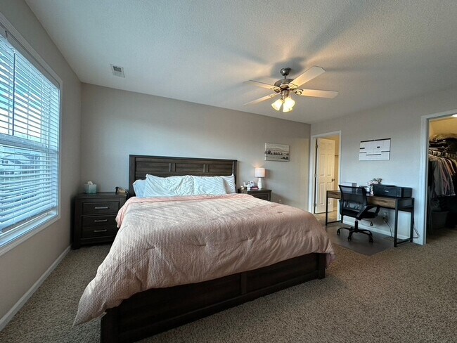 Building Photo - HUGE YARD!! 4 Bedroom, 3.5 Bath in Granger