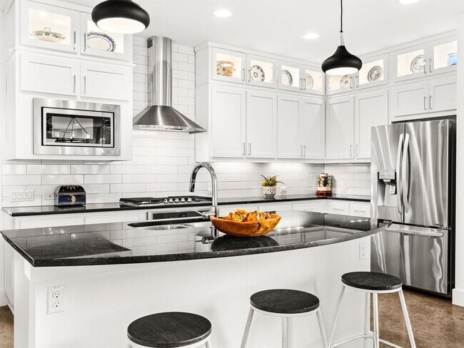 Building Photo - 3711 Garden Villa Ln