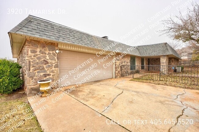 Building Photo - 3920 Tamarisk Dr