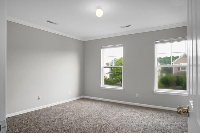 Building Photo - 209 Killarney Trail