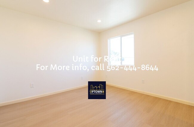 Building Photo - Townhome - 3 Bedrooms-2.5 Baths - Los Ange...