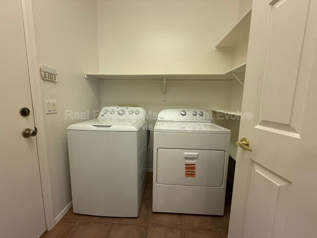 Building Photo - 7337 W St Catherine Ave